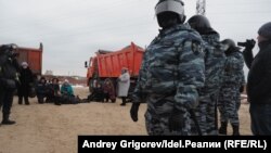 Росгвардия собирается задерживать противников строительства мусоросжигательного завода. Осиново, 16 декабря 2019 года.