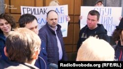 Акція «Грицак, де декларації»: Роман Матковський виходив до мітингувальників