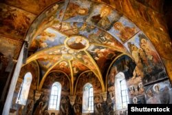 Інтер’єр церкви Спаса на Берестові в Києві