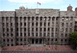 "Brine činjenica da Ustavni sud ćuti usred masovnog kršenja Ustava", kaže Beljanski (fotografija: zgrada Ustavnog suda Srbije)