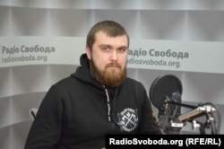 Речник «Національних дружин» Ігор Вдовін в ефірі Радіо Свобода заявив, що силовий сценарій – не виключений