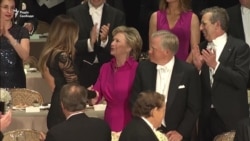 Трамп і Клінтон обмінялися «шпильками» під час благодійної вечері кандидатів у президенти США (відео) Трамп і Клінтон обмінялися «шпильками» під час благодійної вечері кандидатів у президенти США (відео)