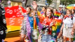 U susret Prajdu: Jesmo li imalo odmakli?  U susret Prajdu: Jesmo li imalo odmakli?