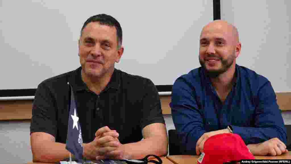 "Мы не левые, мы не правые. Мы считаем, что это политические вопросы, с которыми потом можно будет разобраться, если они будут актуальные".