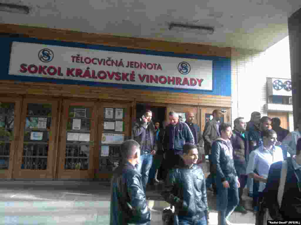 Намози ид дар варзишгоҳи "Сокол" дар Прага