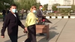 Як голосував президент Зеленський та його батьки - відео Як голосував президент Зеленський та його батьки - відео