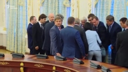 Під час промови Лукашенка голова ДПС України втратив свідомість (відео) Під час промови Лукашенка голова ДПС України втратив свідомість (відео)