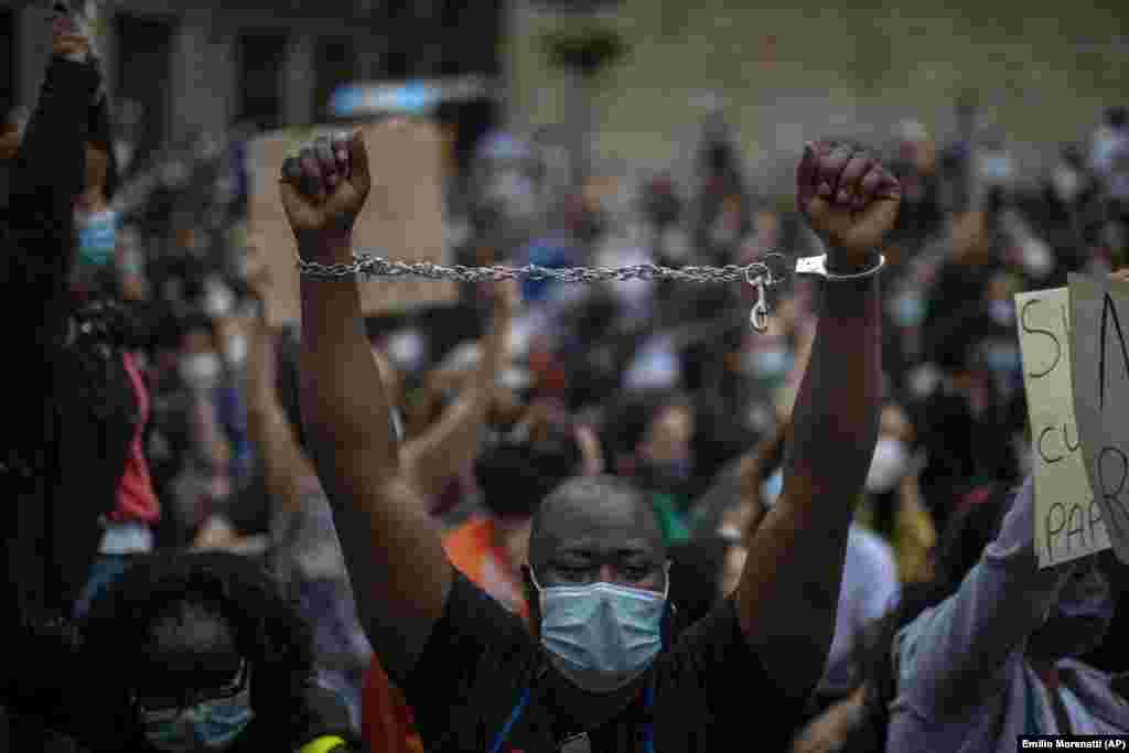 Демонстрація проти свавілля поліції і расової дискримінації у Барселоні, Іспанія, 7 червня 2020 року