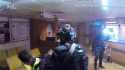 Поліція Гонконгу в кампусі Політехнічного університету