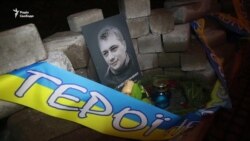 Родичі Героїв Небесної сотні прикрасили алею в Києві до різдвяних свят (відео) Родичі Героїв Небесної сотні прикрасили алею в Києві до різдвяних свят (відео)