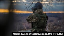 За даними штабу, українські військові відкривали вогонь у відповідь, бойових втрат внаслідок обстрілів серед бійців ЗСУ немає