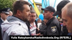 У Дніпрі 9 травня під час акцій до Дня перемоги сталися сутички