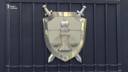 "Мы хотим видеть Путина на скамье подсудимых" "Мы хотим видеть Путина на скамье подсудимых"