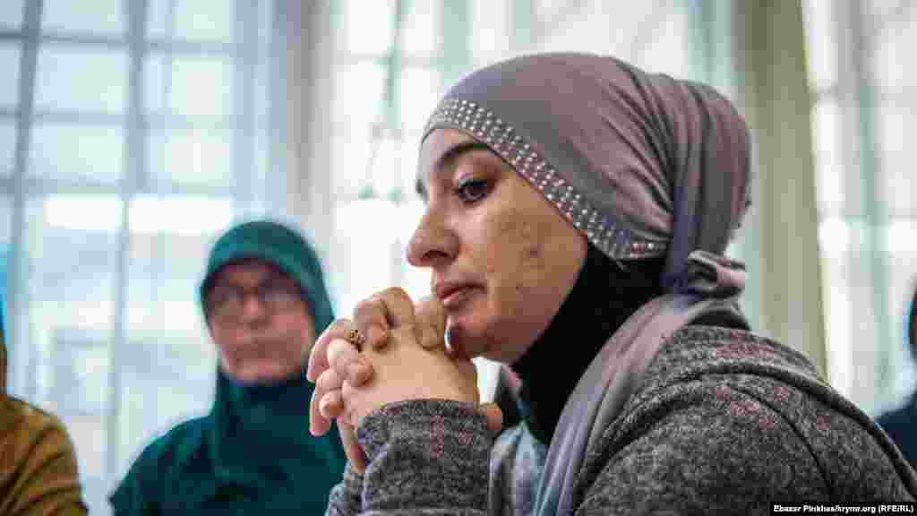 Жена Наримана Мемедеминова – Лемара. 23 марта 2018 года подконтрольный России суд Крыма арестовал блогера Мемедеминова по подозрению в публичных призывах к террористической деятельности