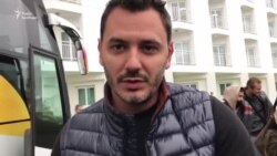 «Слуги народу» у Трускавці. Депутат Єгор Чернєв прокоментував збір підписів про відставку Разумкова «Слуги народу» у Трускавці. Депутат Єгор Чернєв прокоментував збір підписів про відставку Разумкова