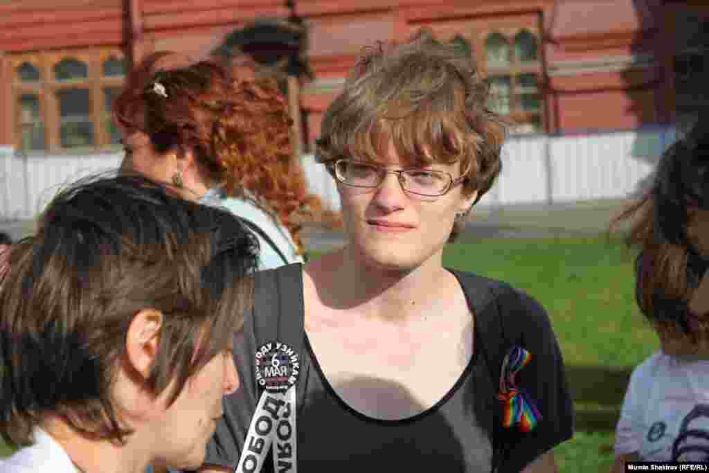 Поддержать на Манежную площадь узников "Болотного дела" пришли и московские ЛГБТ-активисты