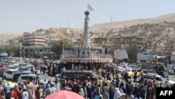 Останній наразі, на 11 серпня, здобуток «Талібану»: місто Пулі-Хумрі, центр провінції Баглан на північному сході Афганістану, кілометрів за 200 на північ від столиці Кабула. Над містом піднятий прапор екстремістів