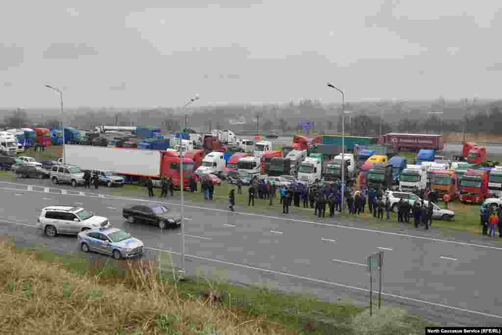 Североосетинские дальнобойщики присоединились к всероссийским протестам против системы "Платон".