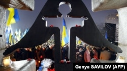 Київ. Під час вшанування жертв Голодомору-геноциду в Україні 1932–1933 років. 2006 рік