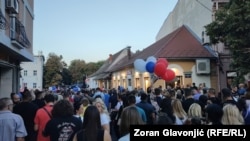 Šetnja pristalica vladajuće Srpske napredne stranke u beogradskoj opštini Zemun,7. septembar 2025.