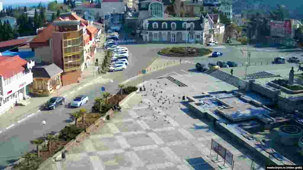 Центр Алушты. Людей здесь – единицы