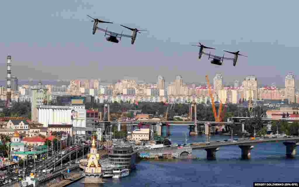 Конвертоплани США CV-22B Osprey в небі над Києвом під час українсько-американських військових навчань Rapid Trident-2020 («Стрімкий тризуб-2020»), 23 вересня 2020 року. БІЛЬШЕ ПРО ЦЕ