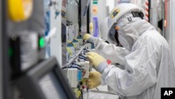 Виробництво мікрочипів Intel у Ірландії. Торік видання «Верстка» виявило, що лише за перші шість місяців 2023 року до Росії завезли чипи західних компаній, в тому числі Intel, на понад 500 мільйонів доларів