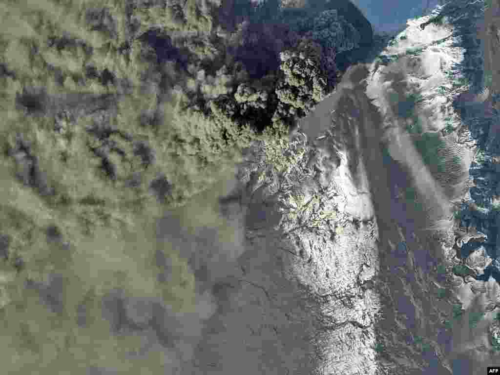 Vulkan snimljen 20.04.2010.