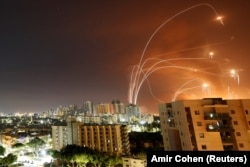 Ізраїльська протиповітряна оборона збиває палестинські ракети, запущені зі Смуги Гази, Ашкелон, 12 травня 2021 року