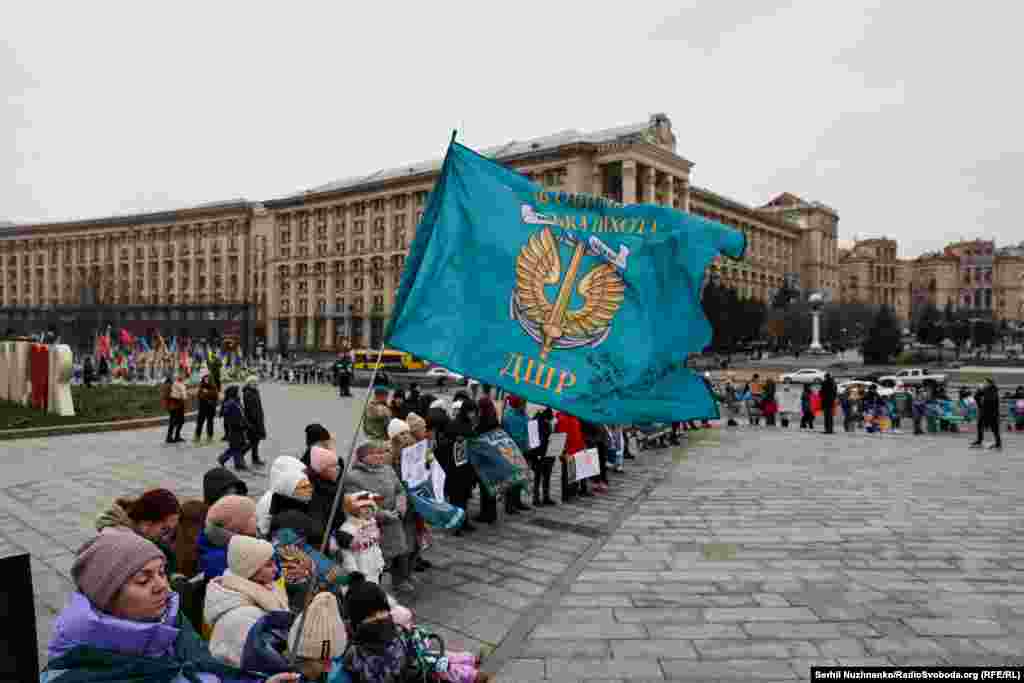 «Я маю у полоні двох синів, вони потрапили в полон у місті Маріуполь. Мої діти досі перебувають у полоні», – розповіла Радіо Свобода Світлана Жерміль, мама військовополонених захисників Маріуполя  