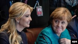 Иванка Трамп и канцлер Германии Ангела Меркель принимают участие во встрече с предпринимателями в Белом доме
