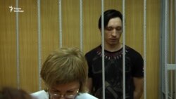 Два с половиной года за "фрагмент кирпича" Два с половиной года за "фрагмент кирпича"