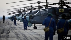 Російські військові гелікоптери Ка-52 під час навчань, архівне фото, 2016 рік
