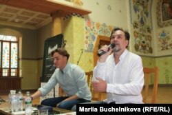 Українські письменники Андрій Любка та Юрій Андрухович