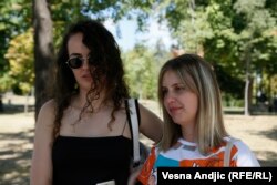 Dijana i Marija, za RSE kažu da ih politika uopšte ne zanima i da se „od politike treba držati na distanci“.