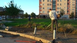 Кој е „Градинарот“ Андреј, кој волонтерски ги уредува зелените површини низ Скопје? Кој е „Градинарот“ Андреј, кој волонтерски ги уредува зелените површини низ Скопје?