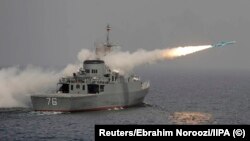 Перший іранський фрегат власного виробництва «Джамаран» під час ракетних стрільб вразив своє військове судно (архівне фото)
