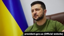 Володимир Зеленський зауважив, що ЄС вже обговорює шостий пакет санкцій проти Росії, але досі невідомо, чи опиниться під санкціями російська нафта.