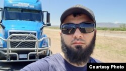 Timur Kišukov je postao američki državljanin 2017. godine.