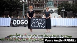 Akcija Žena u crnom u centru Beograda u znak sećanja na žrtve genocida u Srebrenici, 10. jul 2014.