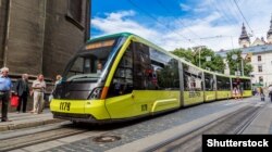 Львівський трамвай «Електрон» у центрі міста