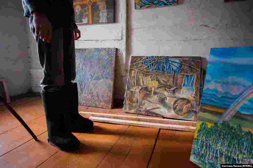 Скоро зима закінчиться, і художник-відлюдник піде в ліс – жити в курені, такому ж, який зображений на цій його картині, ще далі від людей.