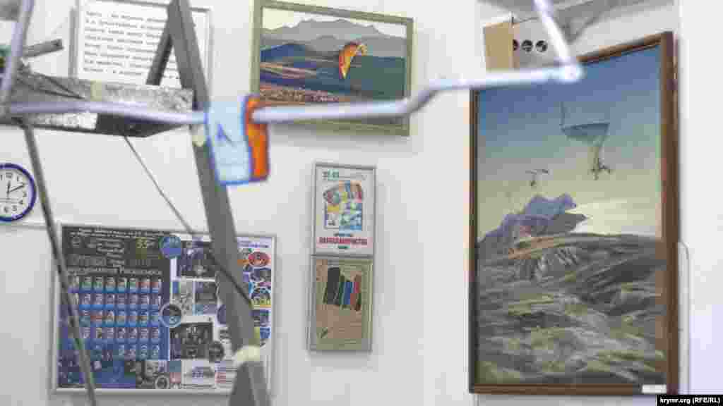 Окрестности Феодосии, Коктебель, знаменитая гора Узун-Сырт (гора Клементьева) – места, где делали первые шаги в небо советские авиаторы Сергей Королев, Яков Антонов, Сергей Ильюшин, Александр Яковлев – и в наше время привлекают романтиков планерного спорта