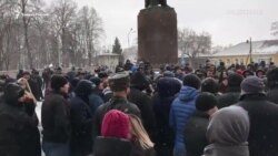 Родственники погибшего в отделе полиции вышли на митинг во Владикавказе Родственники погибшего в отделе полиции вышли на митинг во Владикавказе