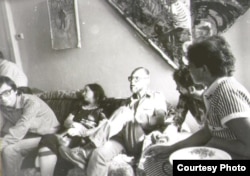 Литературный вечер в Ленинграде. Крайний слева – Дмитрий Волчек, в центре – Д.А. Пригов. 1986 год