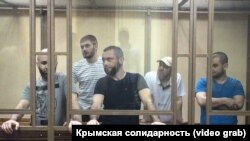 Фігуранти сімферопольської «справи Хізб ут-Тахрір» Теймур Абдуллаєв, Узеир Абдуллаєв, Рустем Ісмаїлов, Айдер Саледінов, Еміль Джемаденов на засіданні суду, Ростов-на-Дону, Росія