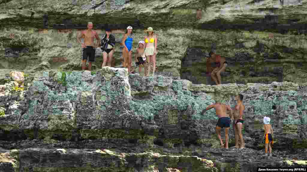 Если не бояться прыгать со скал – плавание становится событием