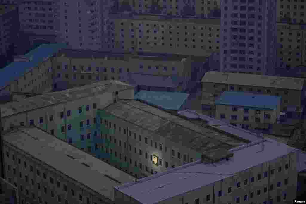 Sjeverna Koreja, 05. 10.2011. - Nagrađena fotografija Damira Šagolja na natjecanju - World Press Photo 2011.