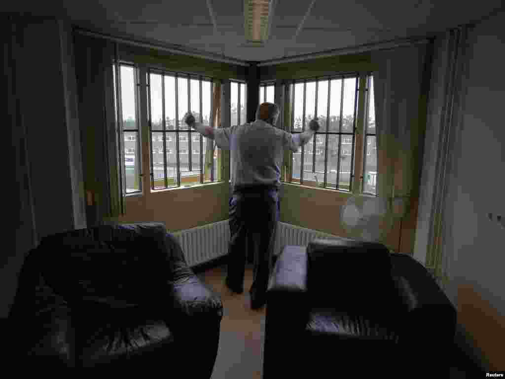 Serija fotografija snimljena u Haškom tribunalu pod nazivom ¨Hilton- Hag¨, 20.09.2011.