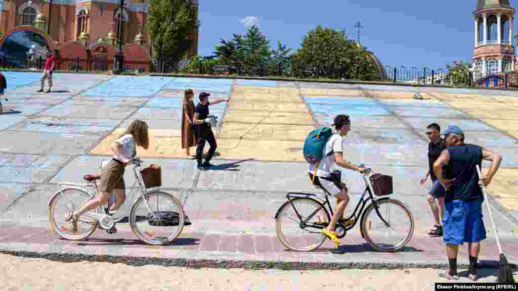 Другие – катались на велосипедах